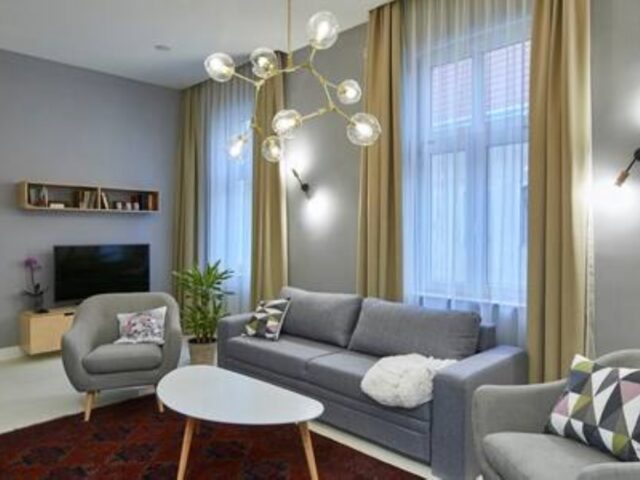 140 m2 unique design flat with 3 bathrooms