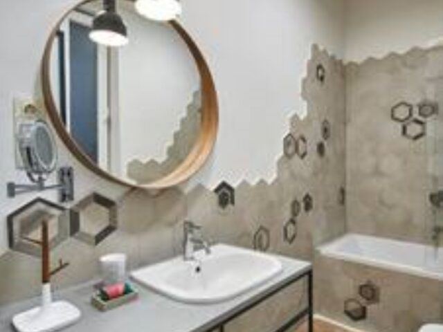 140 m2 unique design flat with 3 bathrooms