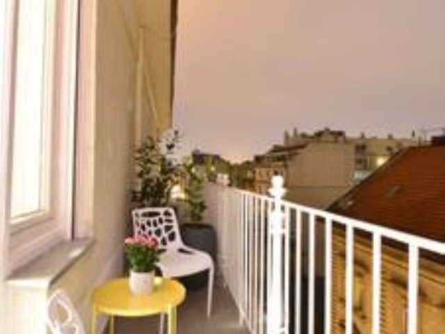 Fantastic design APT in Dohány street 6+2 guests