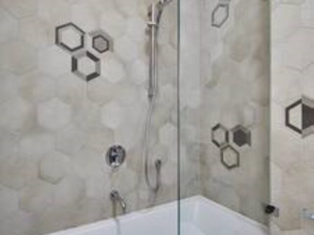 140 m2 unique design flat with 3 bathrooms