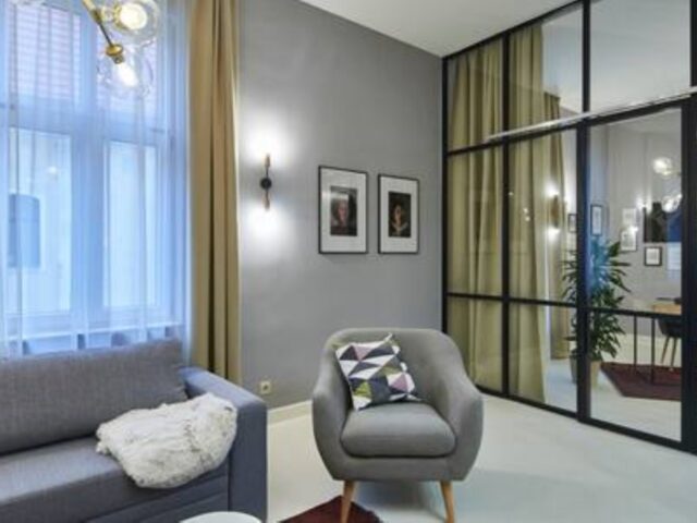 140 m2 unique design flat with 3 bathrooms