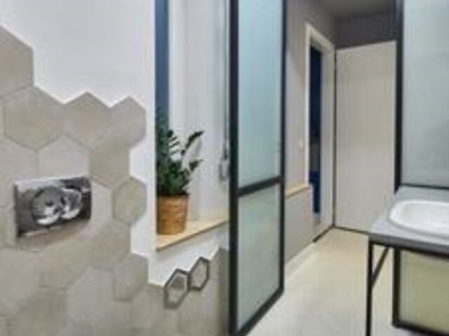 140 m2 unique design flat with 3 bathrooms