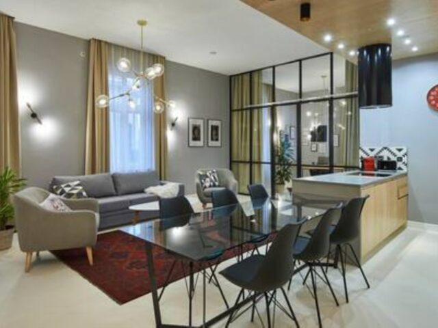 140 m2 unique design flat with 3 bathrooms