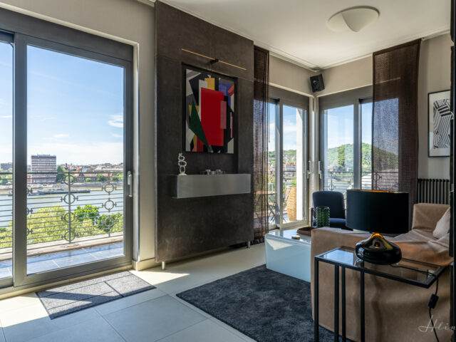 Luxury 130 m2 riverview Penthouse with big balcony