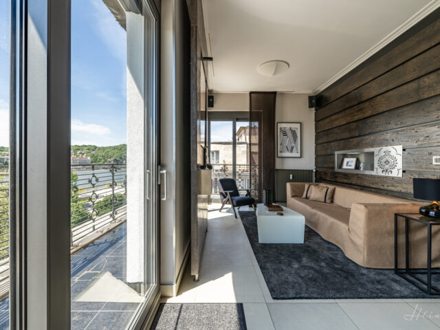 Luxury 130 m2 riverview Penthouse with big balcony