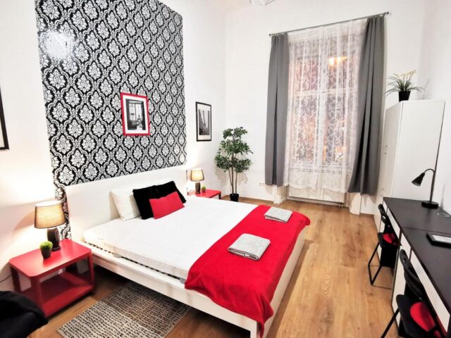 2 Bedrooms Central Market Hall apartment