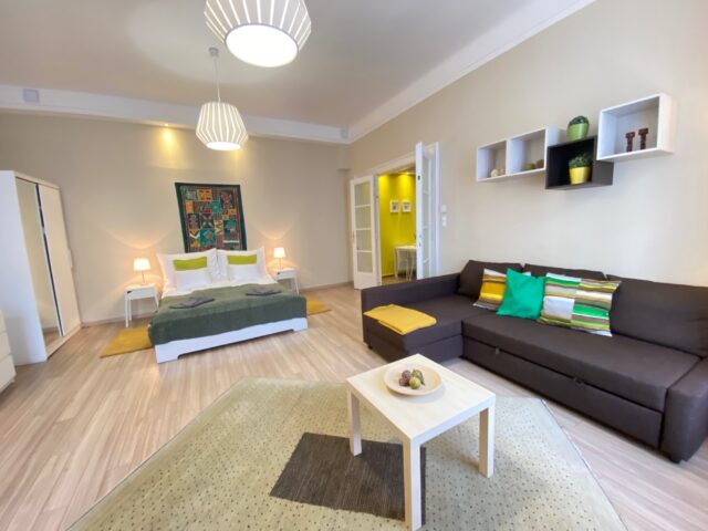 ORANGEHOMES One Bedroom Comfy Apartment