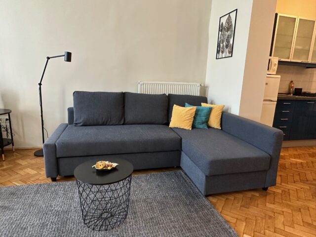 ORANGEHOMES Peaceful apartment next to Central Market Hall