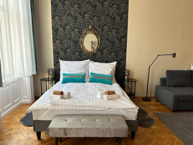 ORANGEHOMES Peaceful apartment next to Central Market Hall