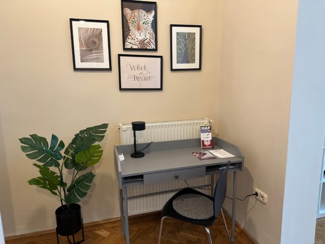 ORANGEHOMES Peaceful apartment next to Central Market Hall