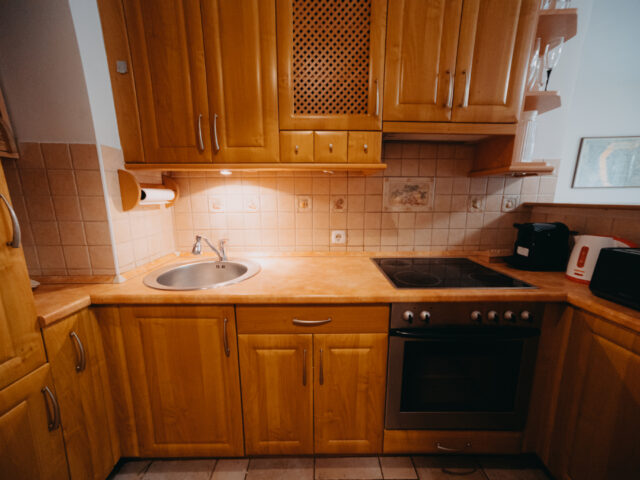 OrangeHomes One bedroom art apartment