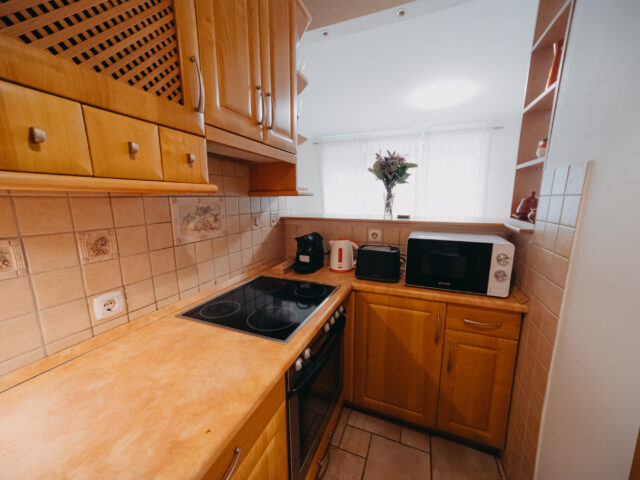 OrangeHomes One bedroom art apartment