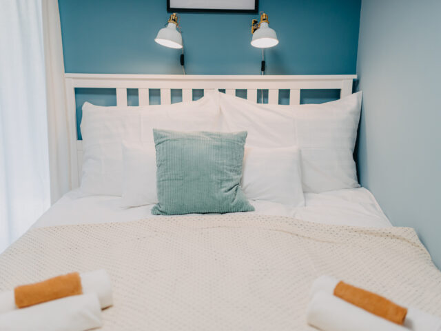 OrangeHomes One bedroom art apartment