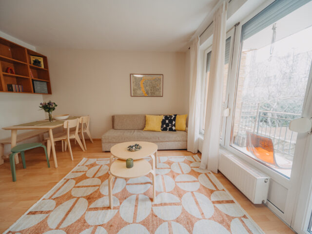 OrangeHomes One bedroom art apartment