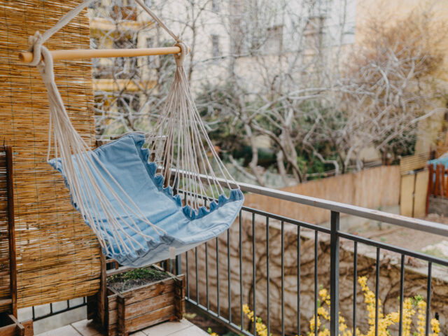 OrangeHomes One bedroom art apartment