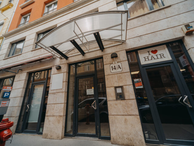 OrangeHomes One bedroom art apartment