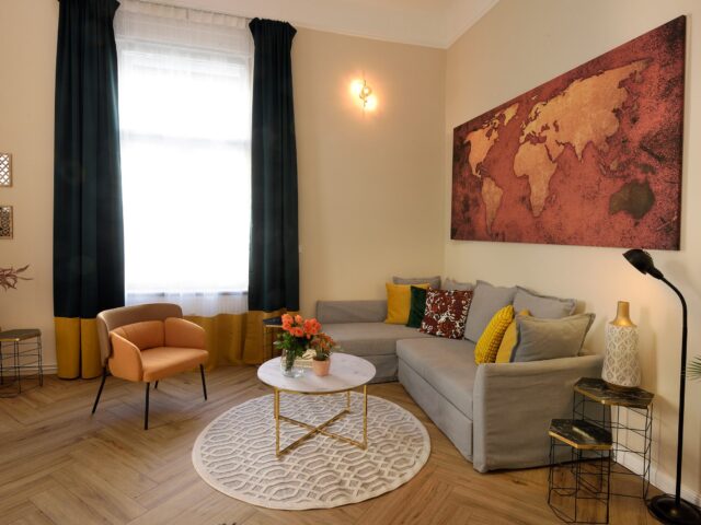 ORANGEHOMES Urban elegance apartment