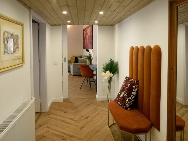 ORANGEHOMES Urban elegance apartment