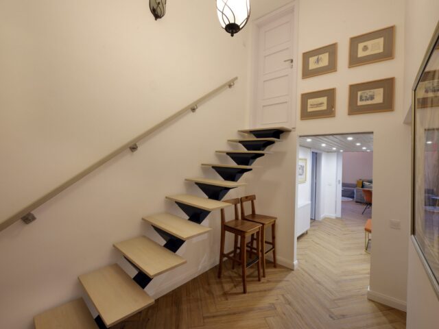 ORANGEHOMES Urban elegance apartment