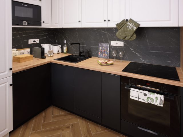 OrangeHomes Sunny Apartment with large terrace