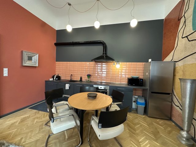 OrangeHomes Pop 36 | 2 bedroom Ap. near Parliament